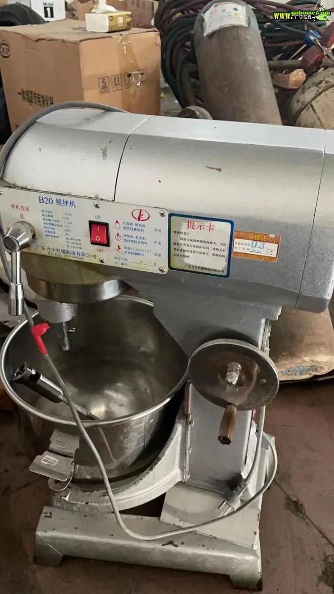 转让：糖炒栗子机、杉板台椅、烤炉、展柜、冰箱、空调+麻雀机……