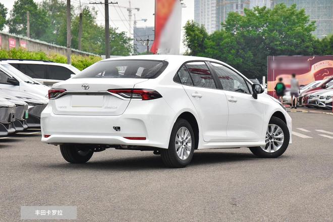 花上11万买自主还是合资？长安UNI-V对比卡罗拉差距有多大？(图4)