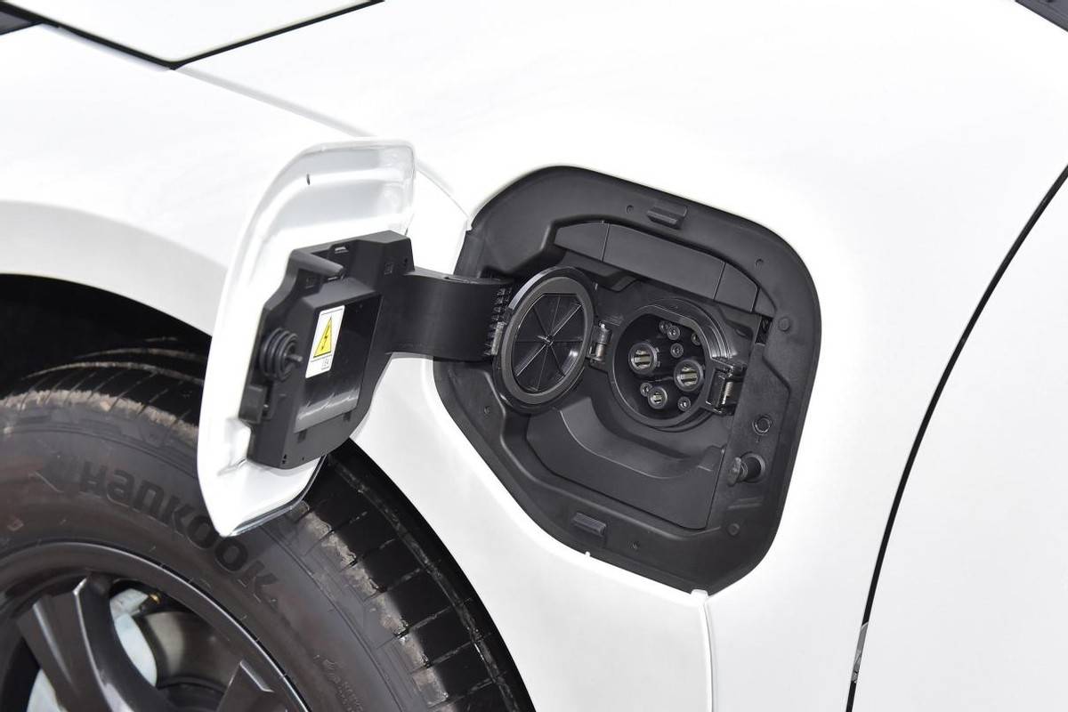 合资中型SUV降至1498万起入门续航615km配双叉臂丰田出品(图9)