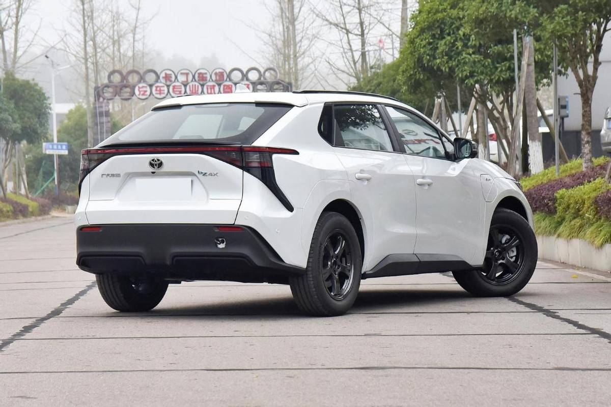 合资中型SUV降至1498万起入门续航615km配双叉臂丰田出品(图3)