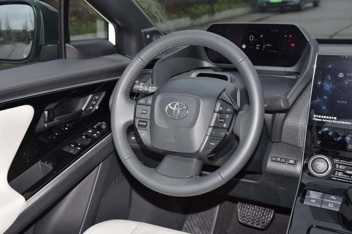 合资中型SUV降至1498万起入门续航615km配双叉臂丰田出品(图6)