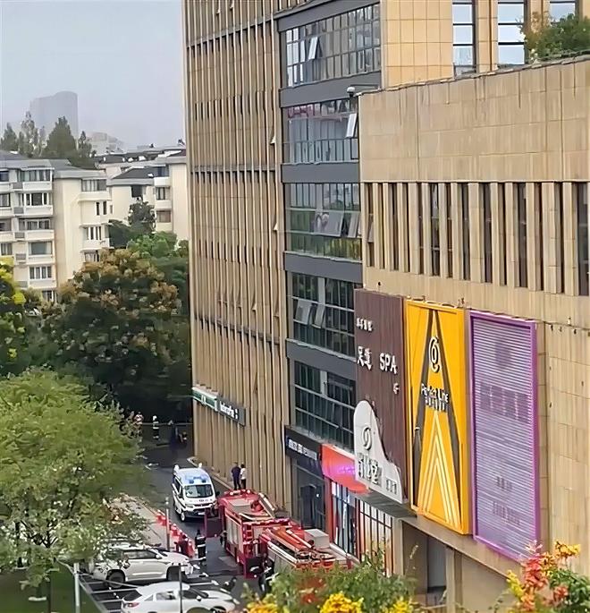 写字楼维修空调时突发爆炸维修工人不幸身亡杭州9·19事故查明(图1)