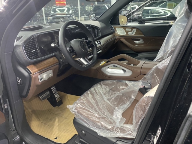奔驰GLS45025款港口现车报价配置(图2)