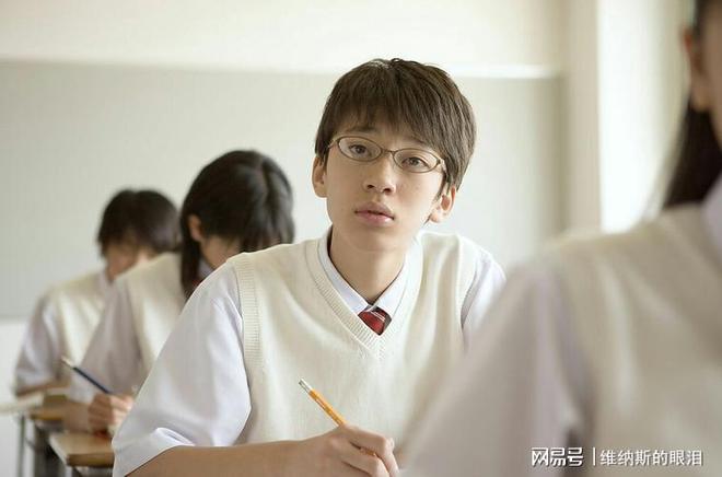 高中生成绩很差家里没钱没背景该怎么办？
