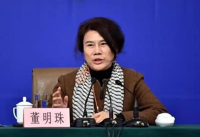 吃饭只去用格力的餐厅半夜三点钟给员工发通知董明珠别太离谱(图19)