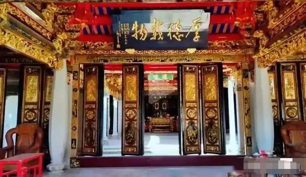 中国速度！不到一周违建英之园复绿还田从雄伟建筑到空留叹息(图2)