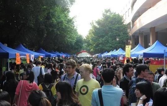 越南人到中国：我们不是来旅游的是为了买这个的实在是太好用(图1)