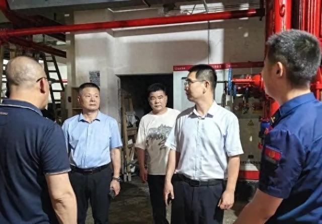 市住建局：拧紧小区消防设施应急维修“安全阀”(图1)