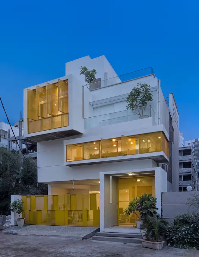 光影交错静谧生长自建花园住宅的空间诗意